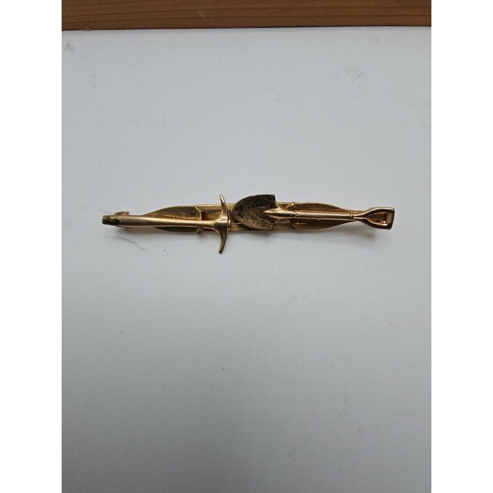 PICK &‎ SHOVEL TIE BAR / CLASP ~ VINTAGE ANSON GOLD TONE TIE BAR PICK & SHOVEL
